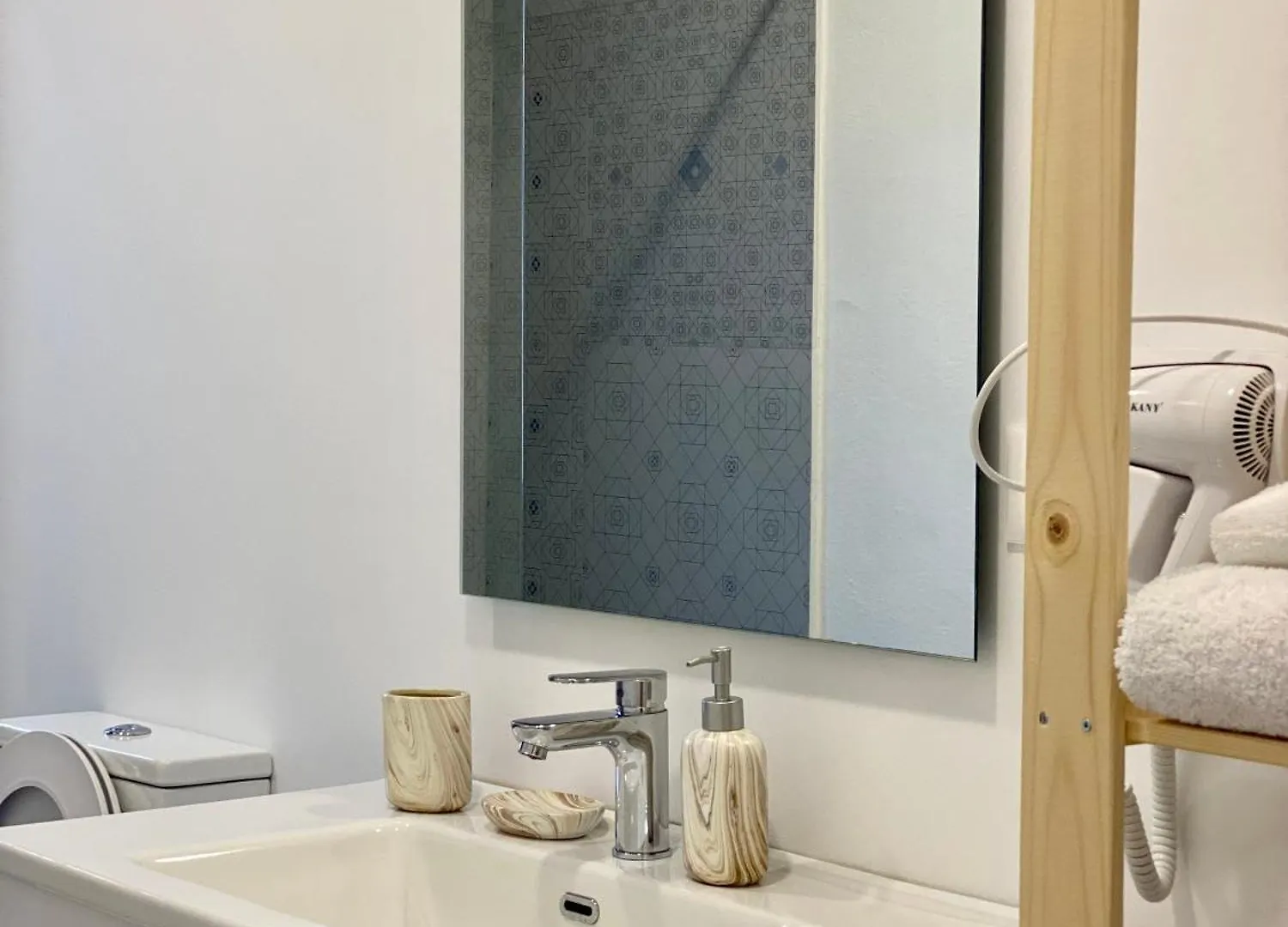 Apartament Lucas Central Oasis Studios Tirana
